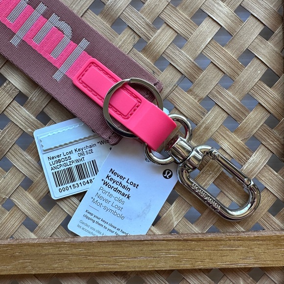 NWT Lululemon Never Lost Keychain - Picture 3 of 4